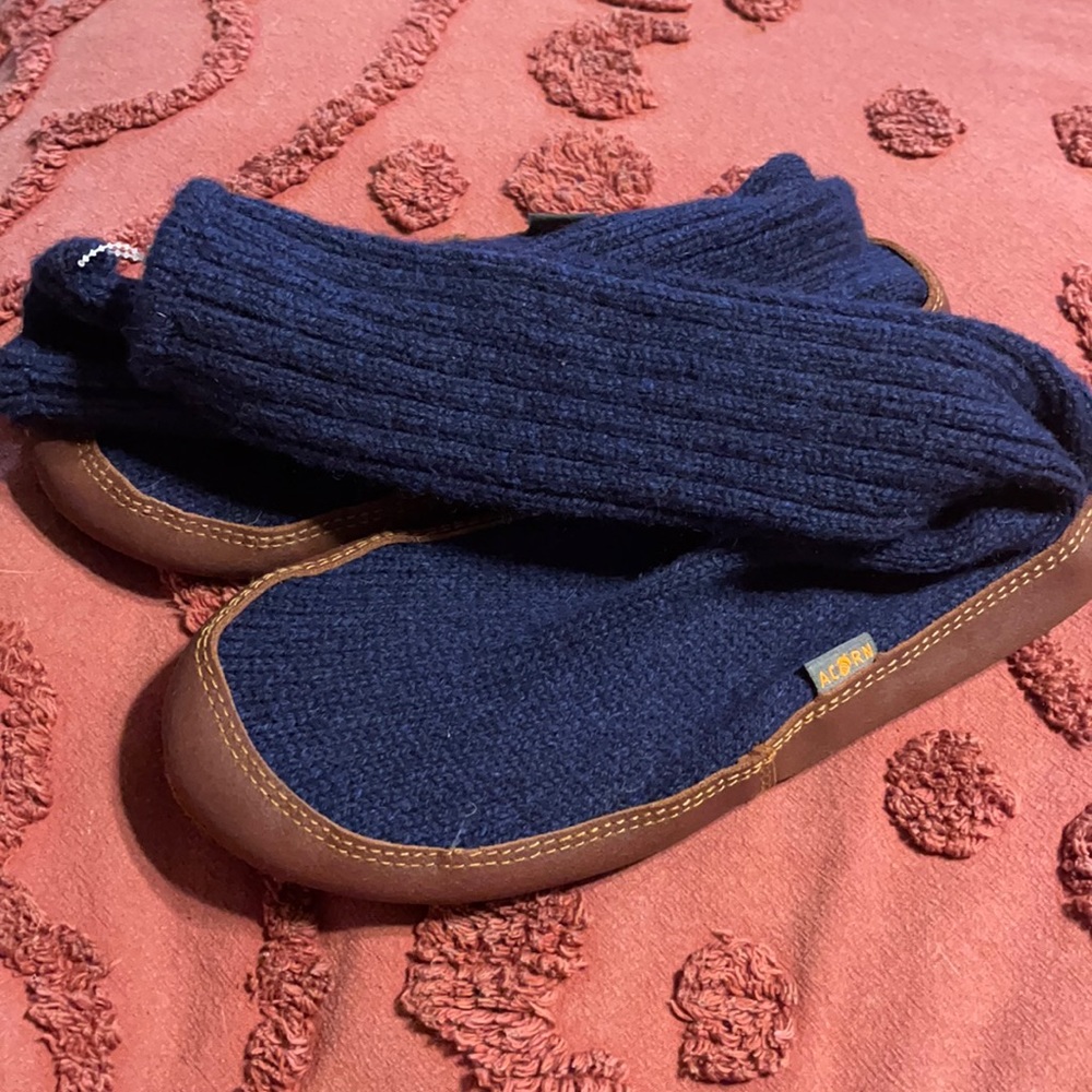 NWOT acorn wool slipper socks